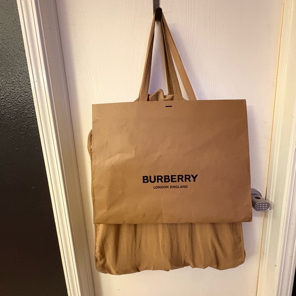 Burberry Tan Trench Coat with Classic Plaid - Picture 3 of 8